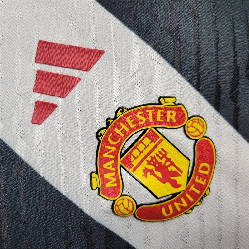 MAILLOT MANCHESTER UNITED ENTRAINEMENT 2023/2024 - Maillot du Monde