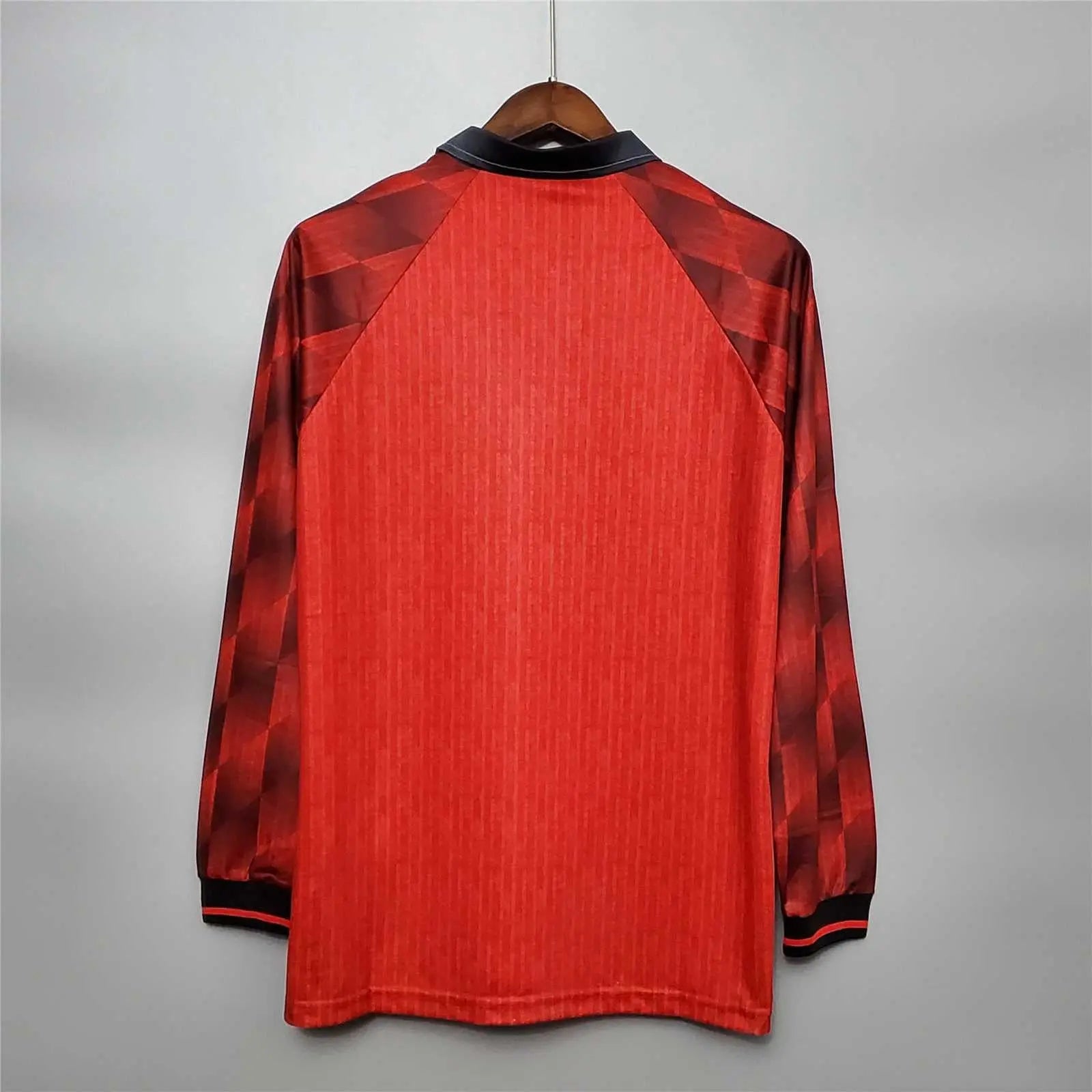 MAILLOT MANCHESTER UNITED DOMICILE 1996/1997 VERSION MANCHES LONGUES - Maillot du Monde