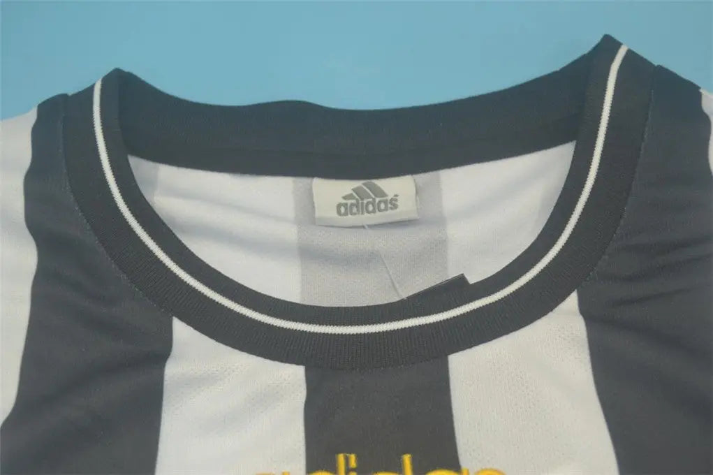 MAILLOT RETRO NEWCASTLE DOMICILE 1997/1999  VERSION MANCHES LONGUES - Maillot du Monde