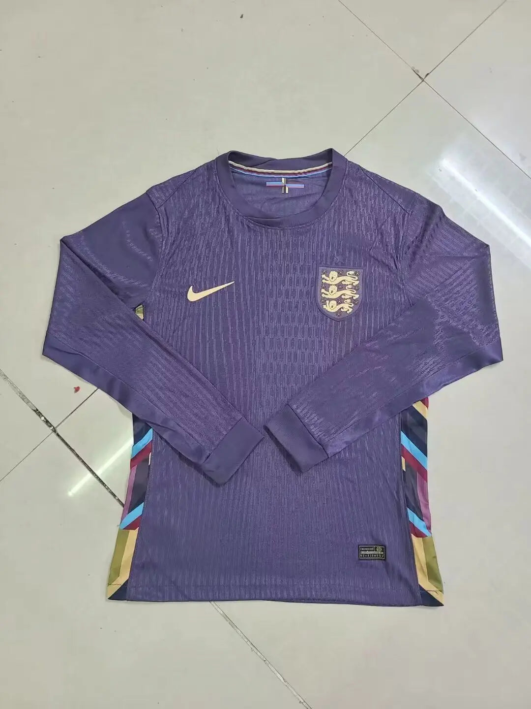 MAILLOT ANGLETERRE EXTÉRIEUR 2024 VERSION MANCHES LONGUES - Maillot du Monde