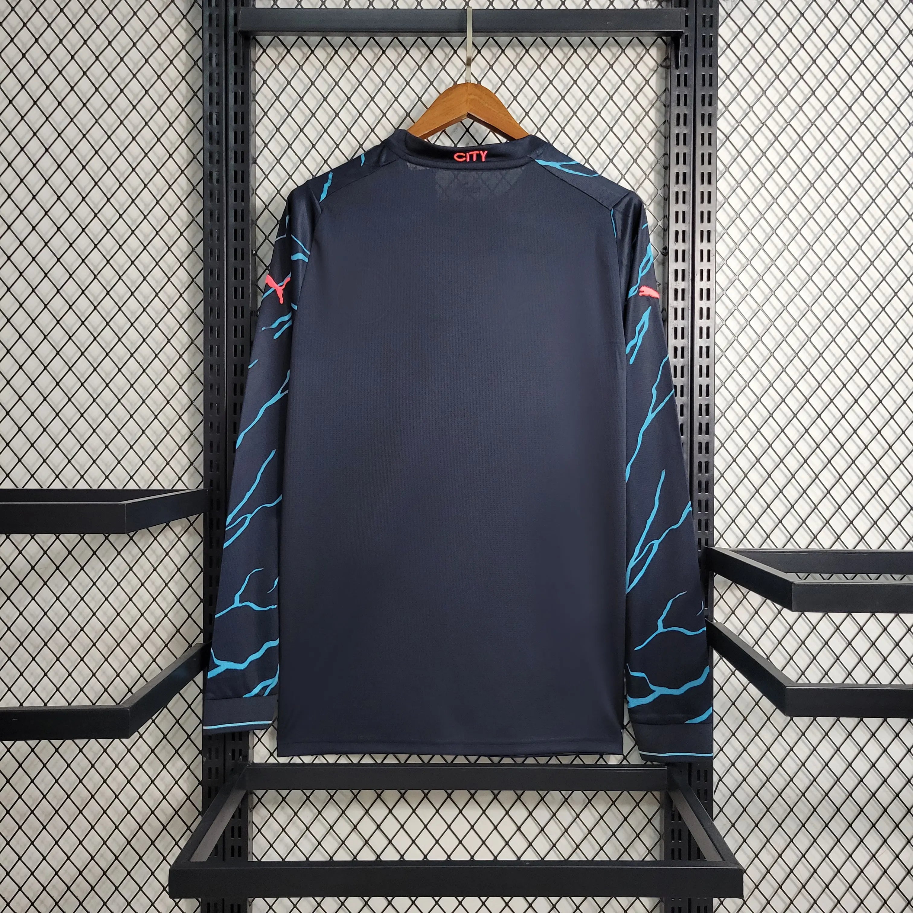 MAILLOT MANCHESTER CITY EXTÉRIEUR 2023/2024 VERSION MANCHES LONGUES - Maillot du Monde