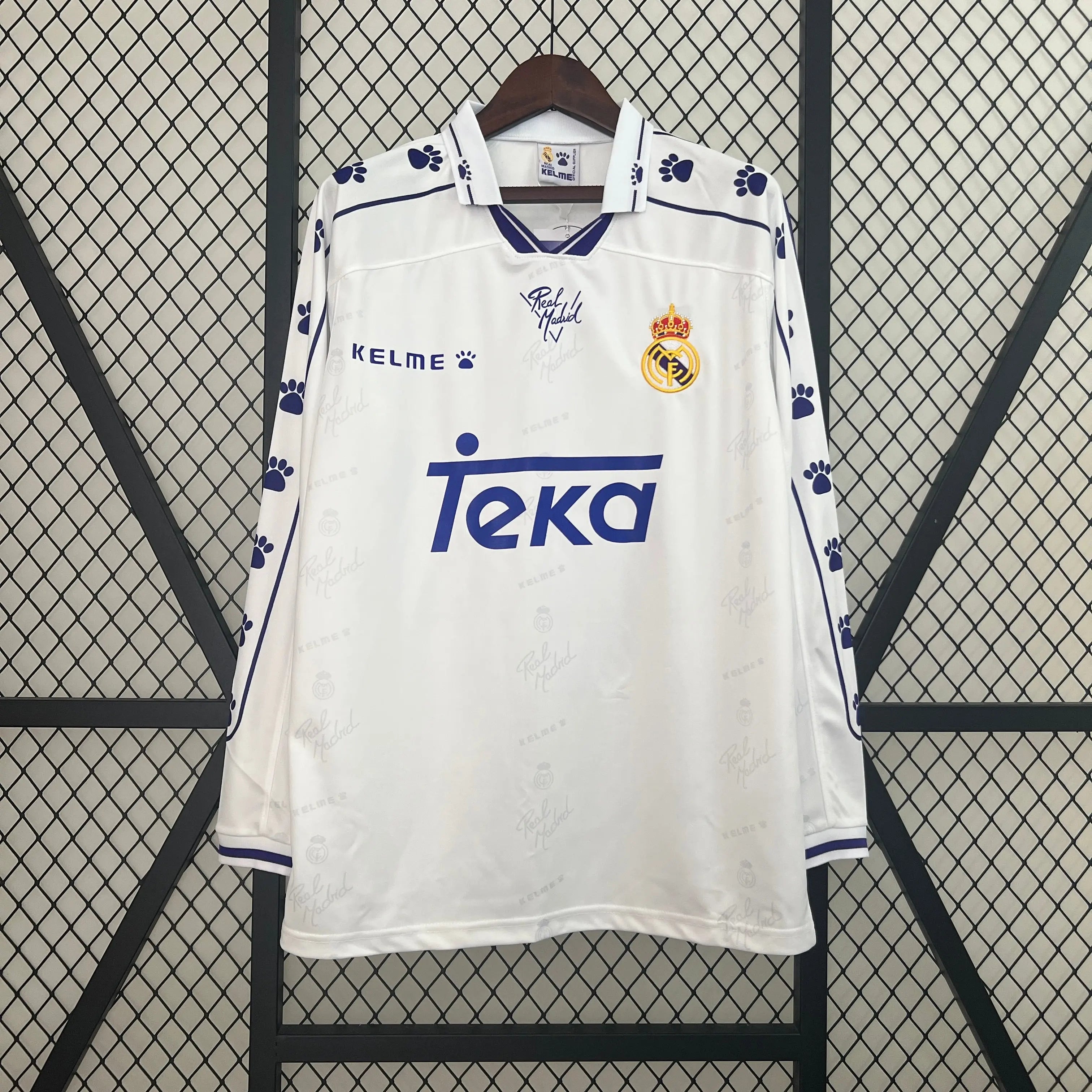 MAILLOT REAL MADRID DOMICILE 1994/1996 VERSION MANCHES LONGUES - Maillot du Monde