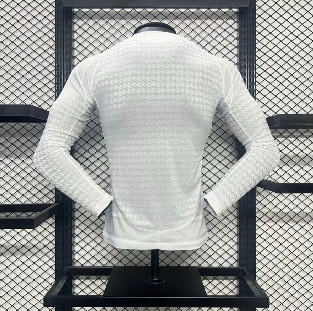 MAILLOT REAL MADRID DOMICILE 2024/2025 VERSION MANCHES LONGUES - Maillot du Monde