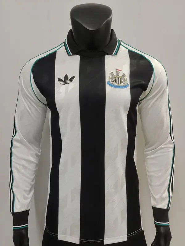 MAILLOT RETRO NEWCASTLE 2024/2025 VERSION MANCHES LONGUES - Maillot du Monde