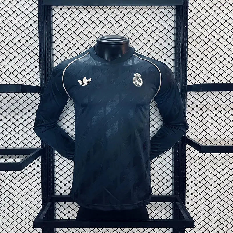 MAILLOT RETRO REAL MADRID 2024/2025 VERSION MANCHES LONGUES - Maillot du Monde