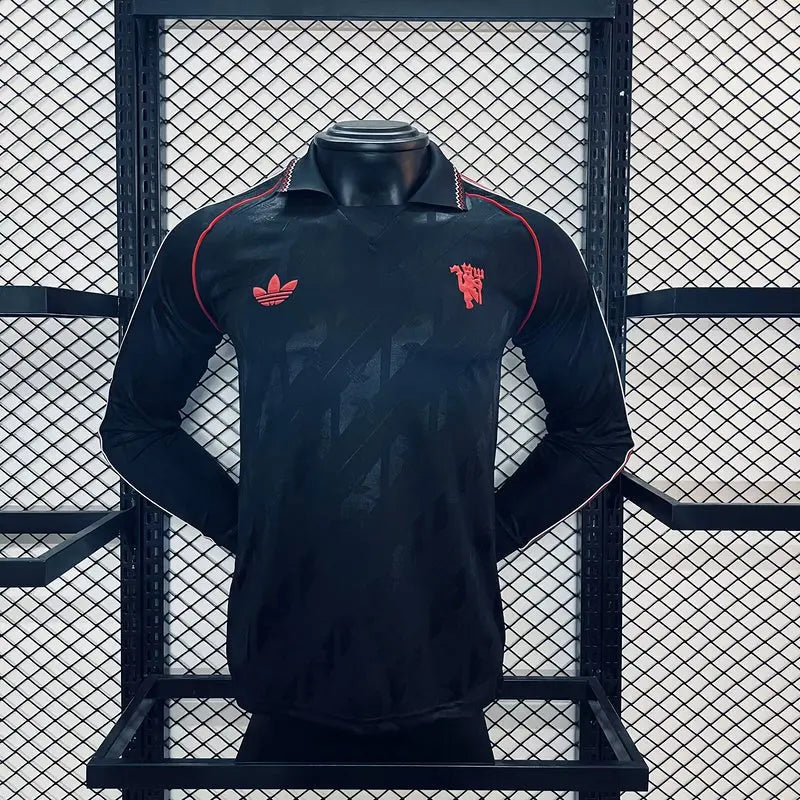MAILLOT RETRO MANCHESTER UNITED 2024/2025  VERSION MANCHES LONGUES - Maillot du Monde