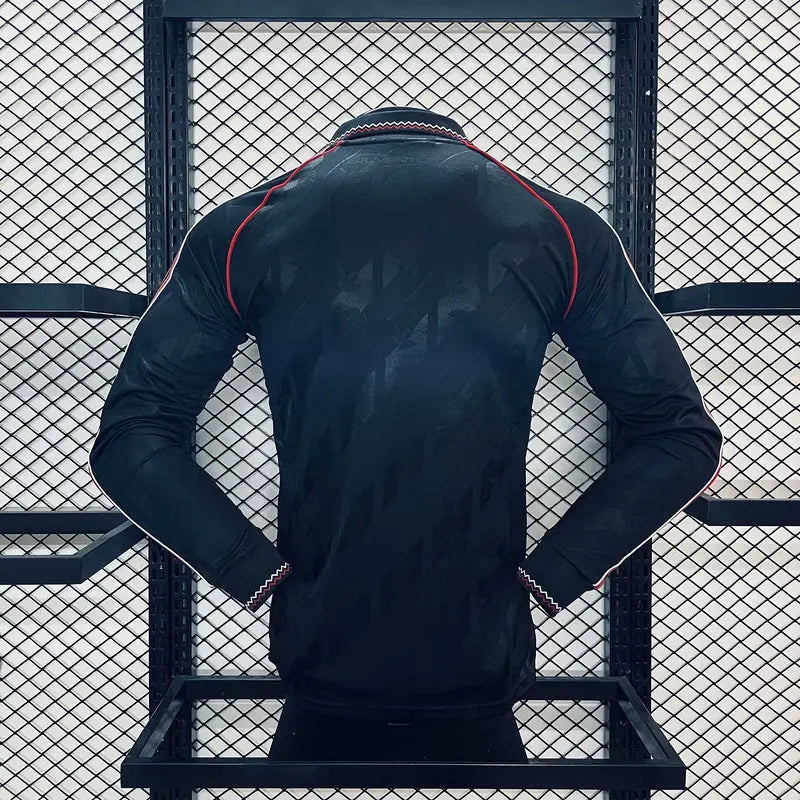 MAILLOT RETRO MANCHESTER UNITED 2024/2025  VERSION MANCHES LONGUES - Maillot du Monde