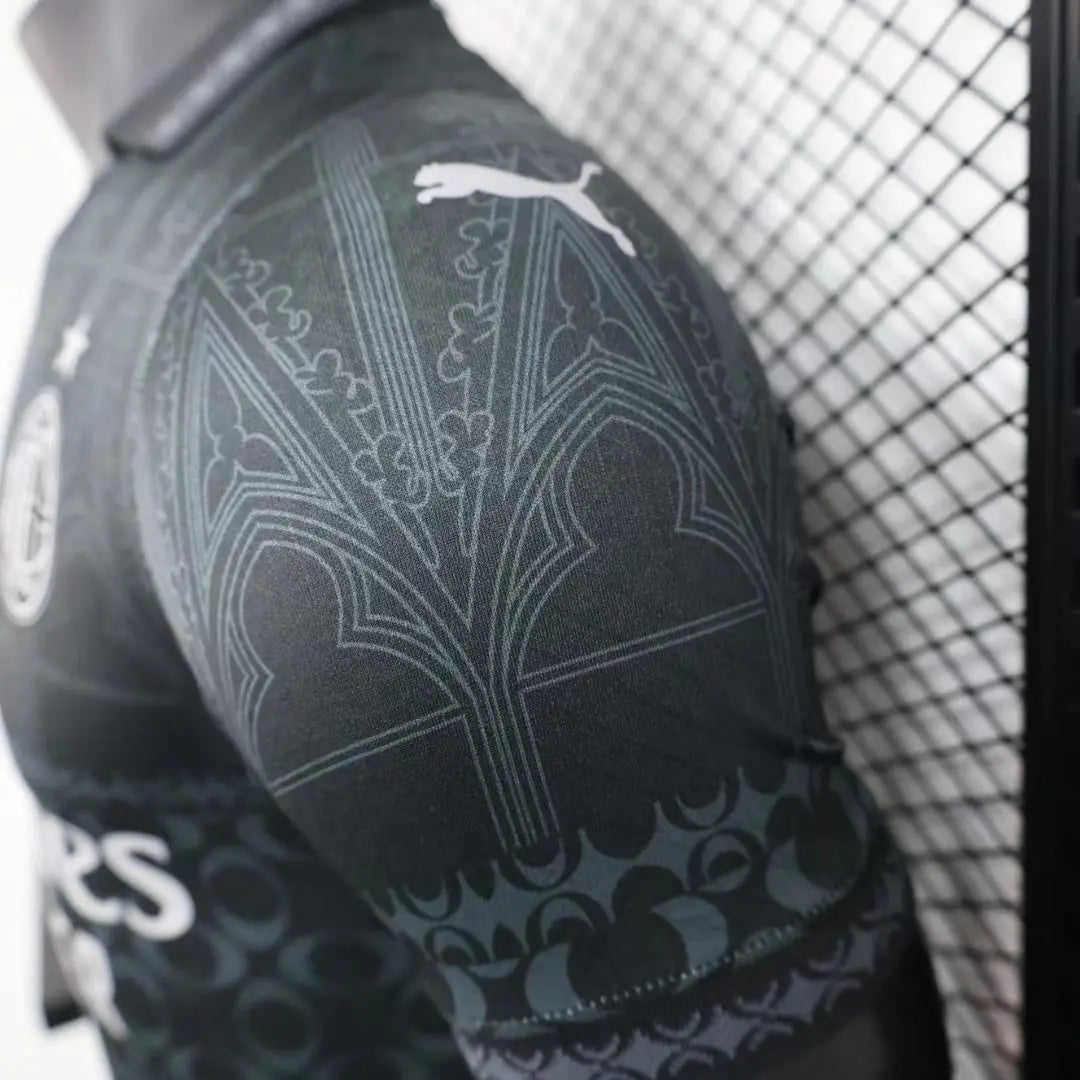 MAILLOT AC MILAN EDITION PLEASURES FOURTH NOIR 2023/2024 - Maillot du Monde