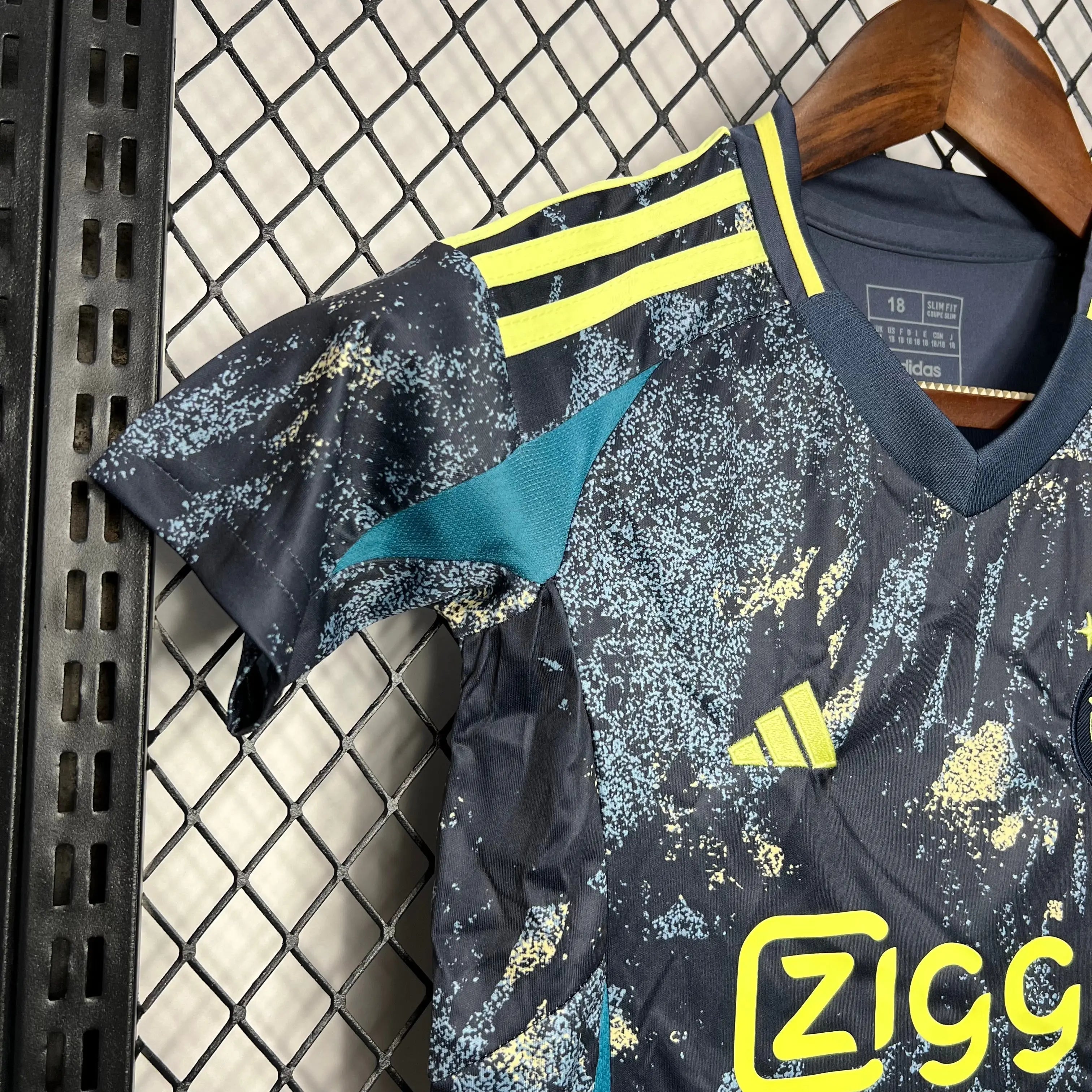 MAILLOT ENFANT AJAX EXTERIEUR 2024/2025 - Maillot du Monde