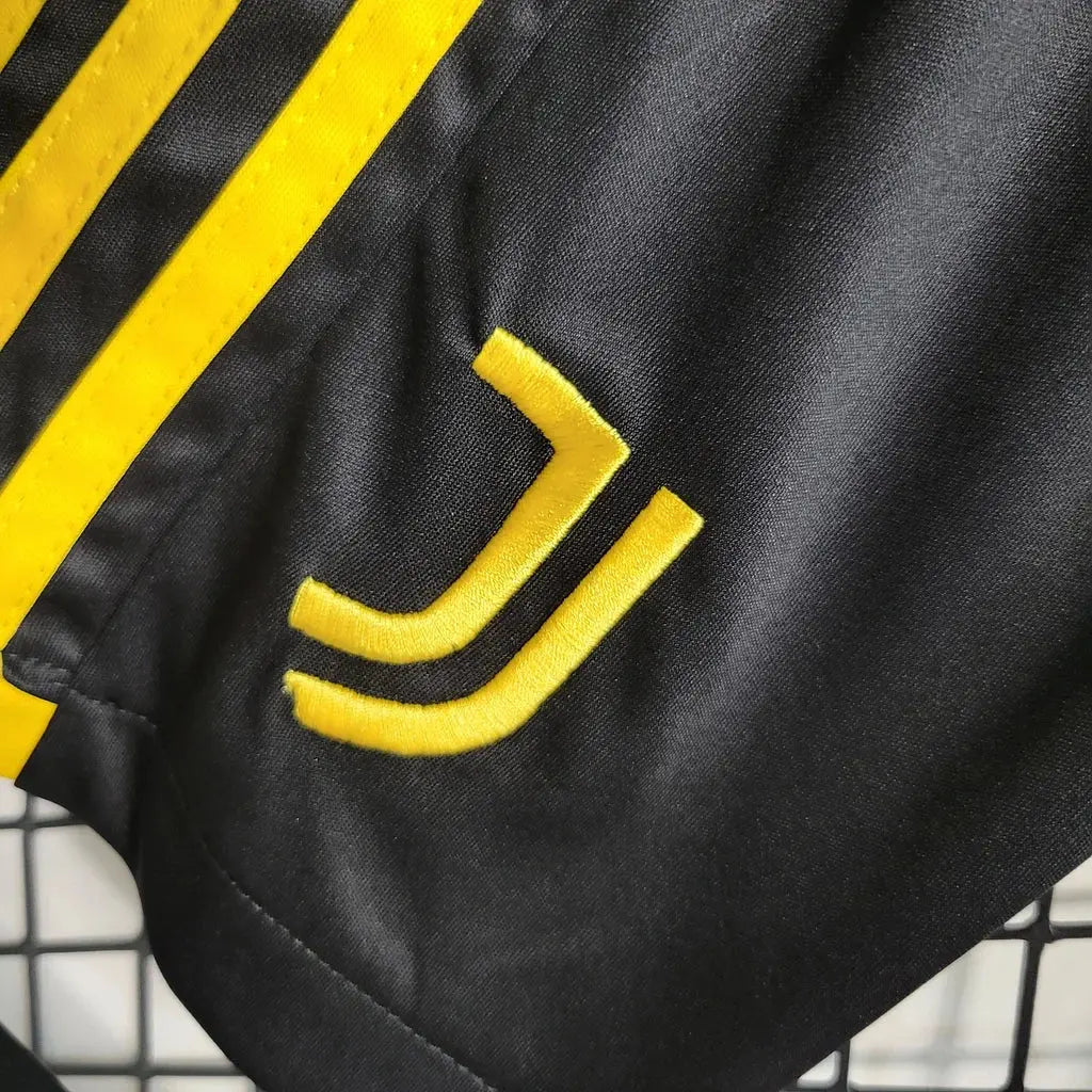 MAILLOT ENFANT JUVENTUS DOMICILE 2023/2024 - Maillot du Monde