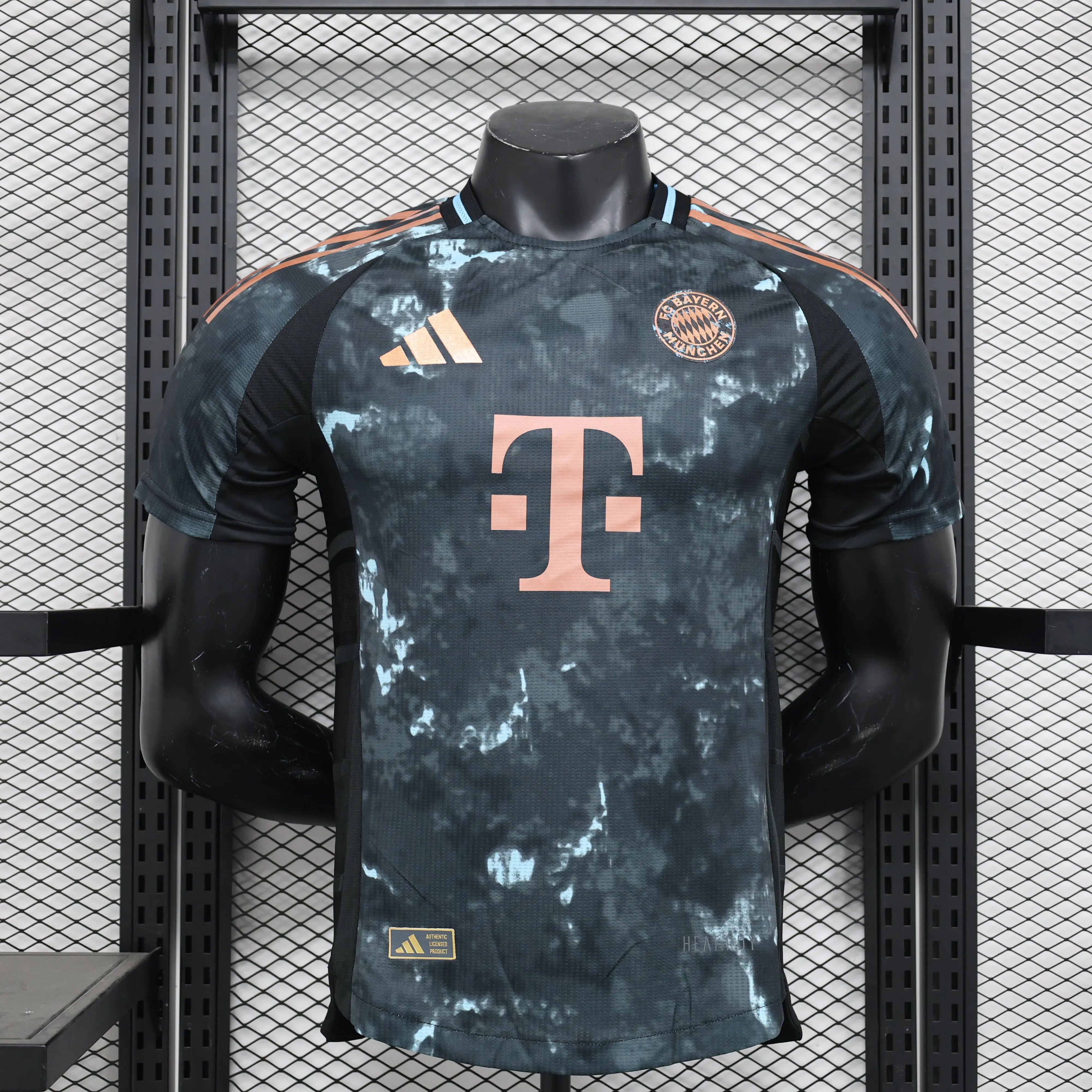 MAILLOT BAYERN MUNICH EXTERIEUR 2024/2025 - Maillot du Monde